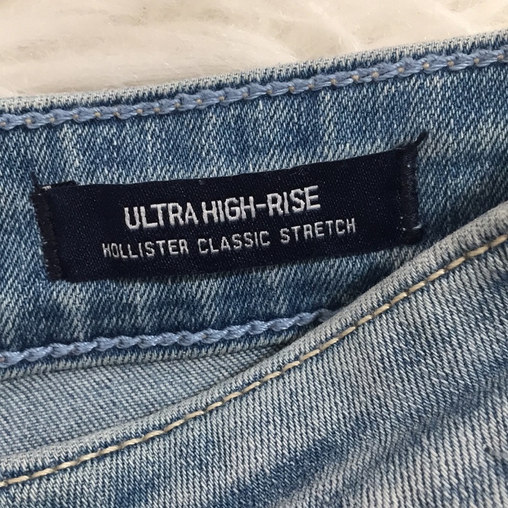 Hollister Ultra High Rise Stretch Skinny Denim - Picture 7 of 7